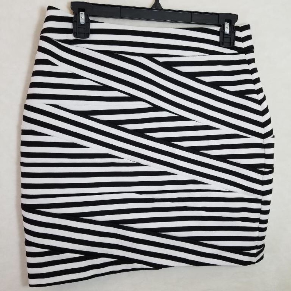 Express  skirt size 8